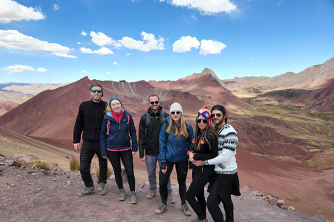 Vanuit Cusco: Dagvullende tour naar de Regenboogberg en de Rode Vallei