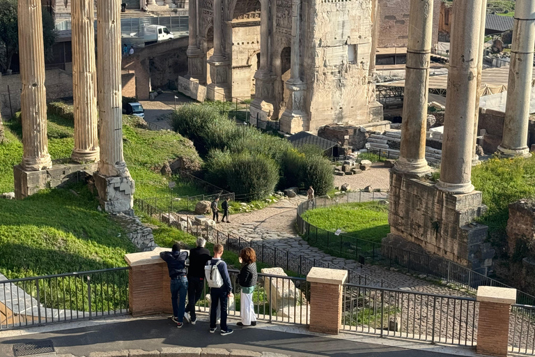 Rzym: wycieczka po Koloseum, Forum Romanum i PalatynieWstęp VIP do Koloseum + audioprzewodnik | Zmiana godziny do 1 godziny przed