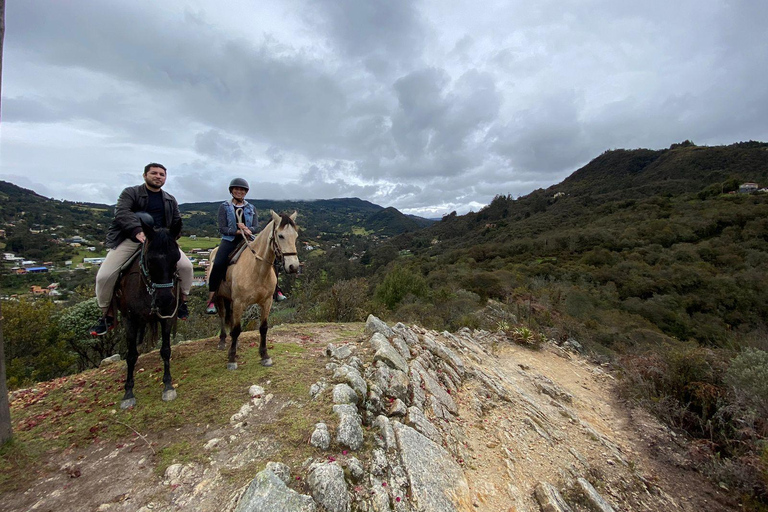 Bogotà: Passeggiata a cavallo tra le colline orientali