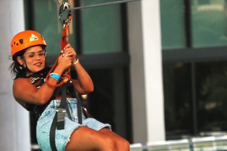 San Juan : Urban Park Sky Bull Zipline Experience