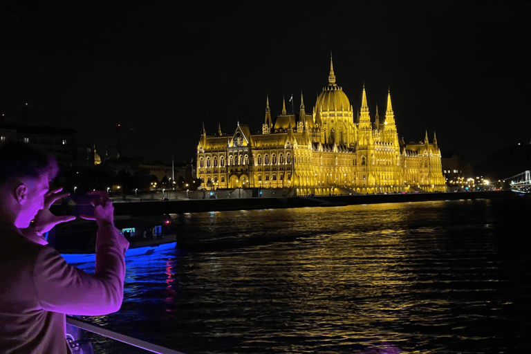 Budapest : croisière au coucher du soleil avec boisson de bienvenue en option