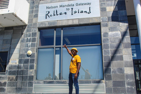 Cape Town: Robben Island Guided Tour, Skip the Ticketing LineLe Cap : visite guidée de Robben Island, sans billet-file