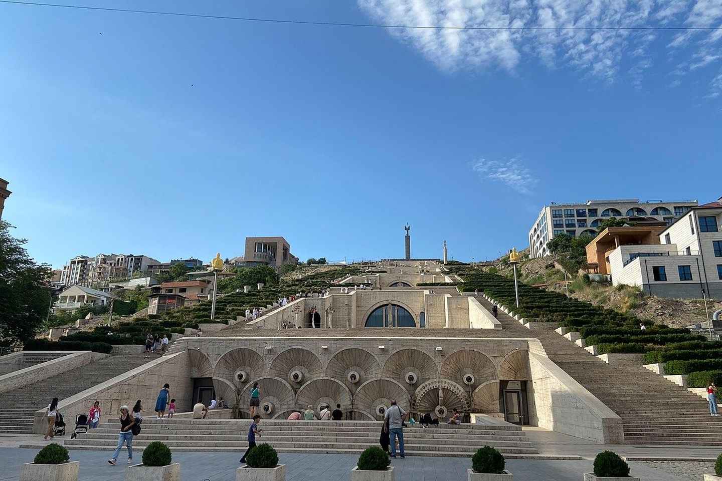 예레반 현지 가이드와 시티 투어