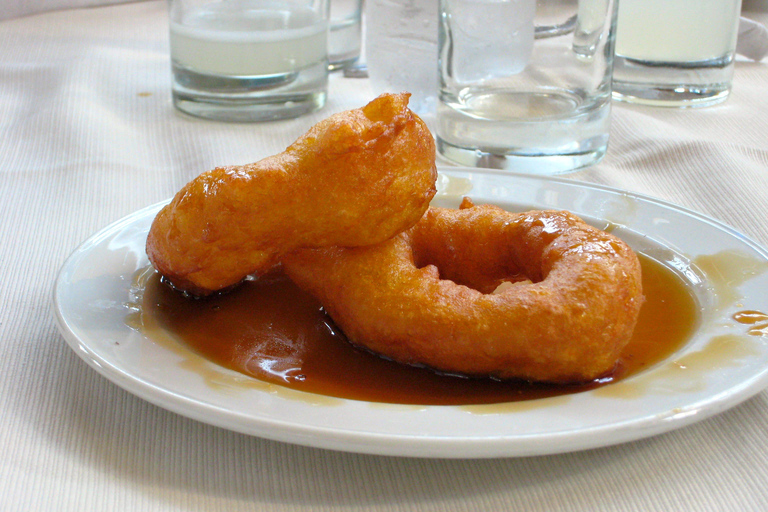 Lima: Gastronomic Tour by Bike through the Huariques of the City Lima: Gastronomic Bicycle Tour through the Huariques of the City