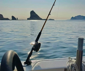 Private fishing tour with local skipper in Vágar area