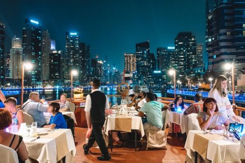 Dubai: Kanalkryssning och La Perle Show med middag