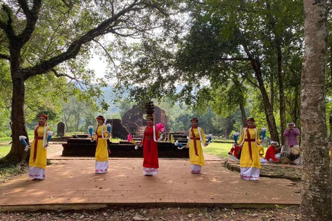 Niesamowity zachód słońca w My Son i rejs po rzece z Hoi An/DaNangNiesamowity zachód słońca w My Son i rejs po rzece z Da Nang