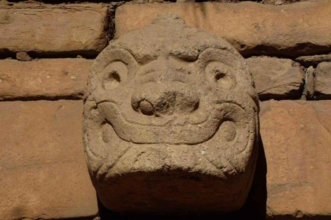 Vanuit Huaraz ||Chavin de huantar/museum/querococha lagune