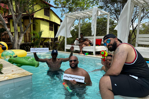 Brunch à volonté Village People au Tiny Village Cartagens