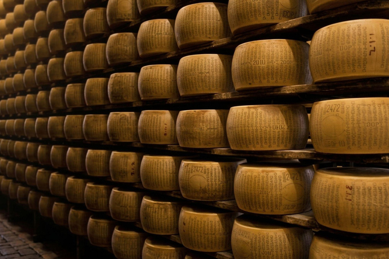 From Milk to Wheels: Parmesan Tour & Tasting in Parma Parmesan Tour in Parma - German