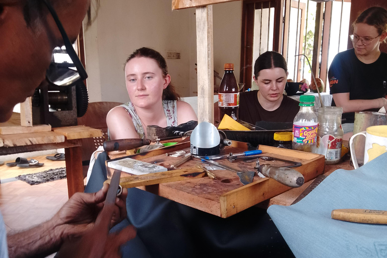 Unawatuna: Traditional Jewelry Making & Gemstone Workshop