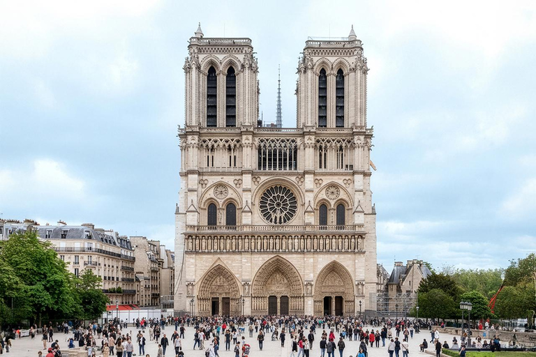 Small Group Notre Dame Tour with Skip-the-Line Access