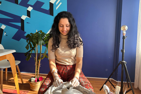 Antalya: Pottery Wheel Workshop - Shape Clay with Your Hands FOR FOREIGN GUESTS 1.5h (Without Firing - Quick Experience)