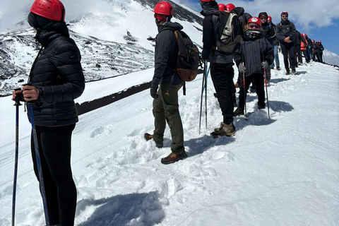 Etna no inverno: excursão a 3000 metros de altitude com teleférico e guia