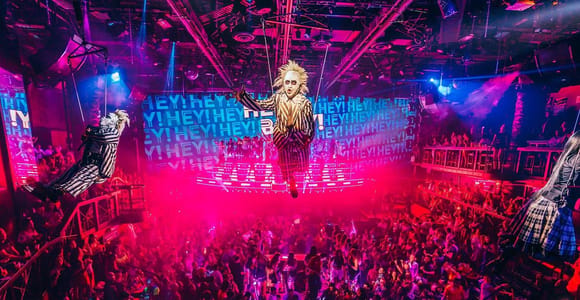 Cancun Combo: Taco & Beer Tour with Coco Bongo Night Show