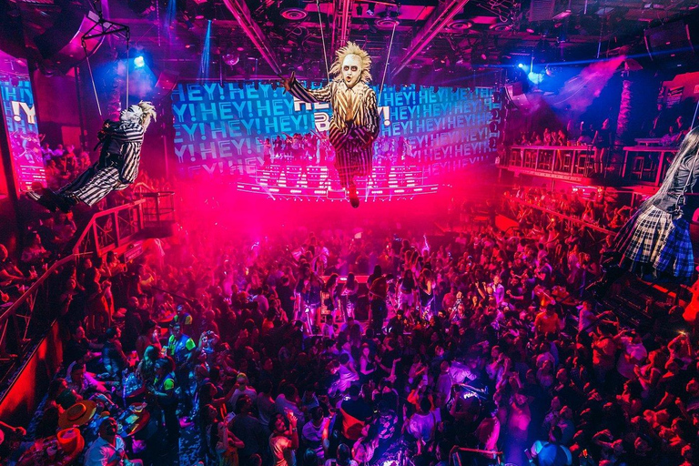 Cancun Combo: Taco & Beer Tour with Coco Bongo Night Show With Cancun Hotel Pick-Up