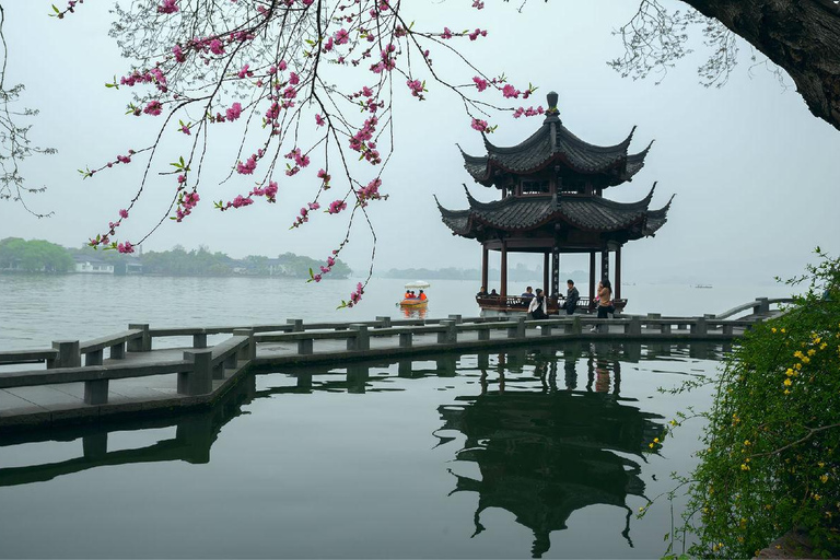 Hangzhou Highlights: West Lake, Silk Culture & Art Workshop Guide for other languages
