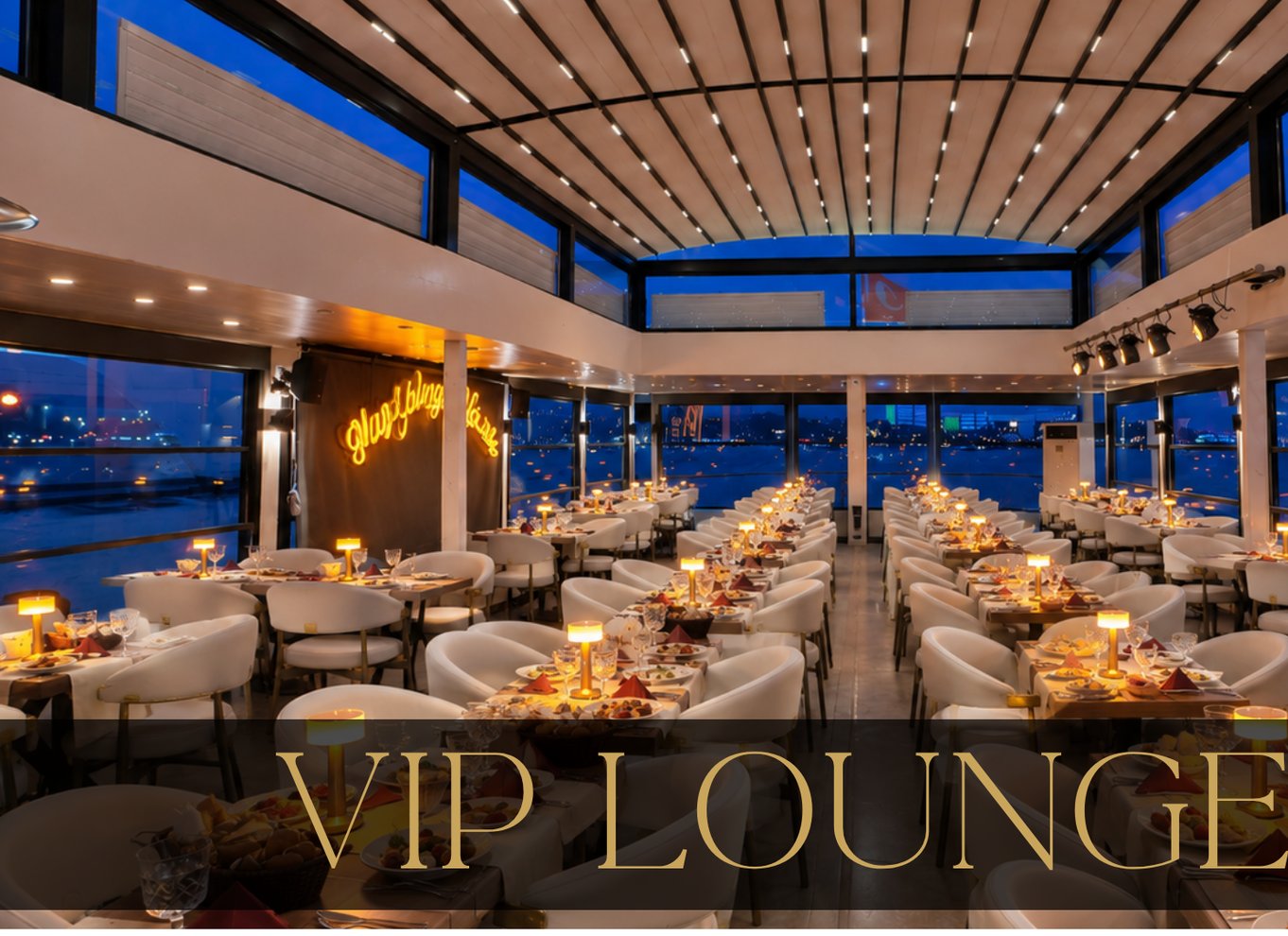 Istanbul: Bosporus-middagscruise og show med privat bord