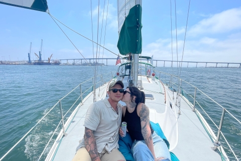 San Diego: Excursión guiada en velero al atardecer y durante el díaVela al atardecer