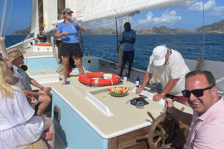 St. Kitts i Nevis: Schooner Alexander Hamilton Sailing ...