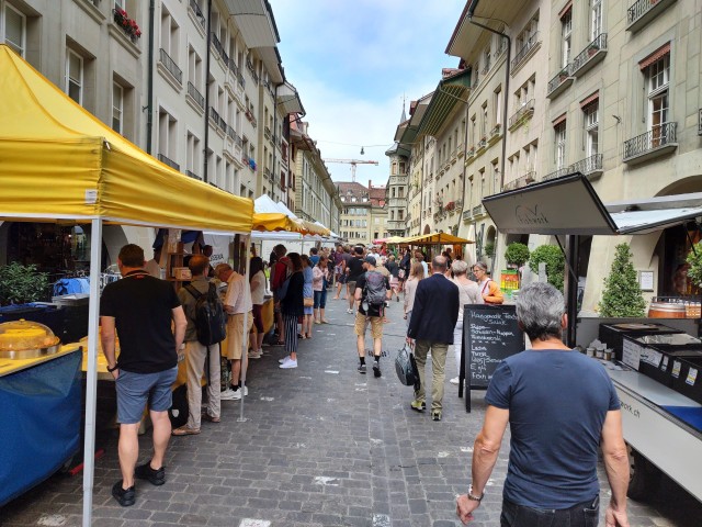Visit Bern Food Market Brunch & Local Food Tour in Berne