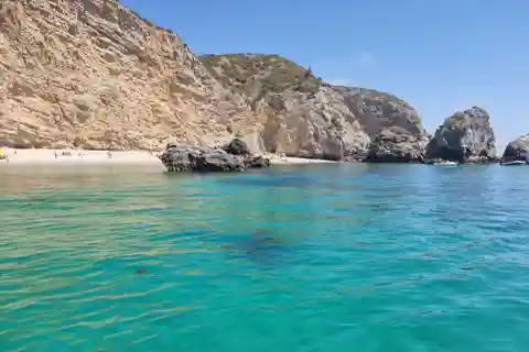 Sesimbra: Taxi Boat Ribeiro do Cavalo Beach - Round trip