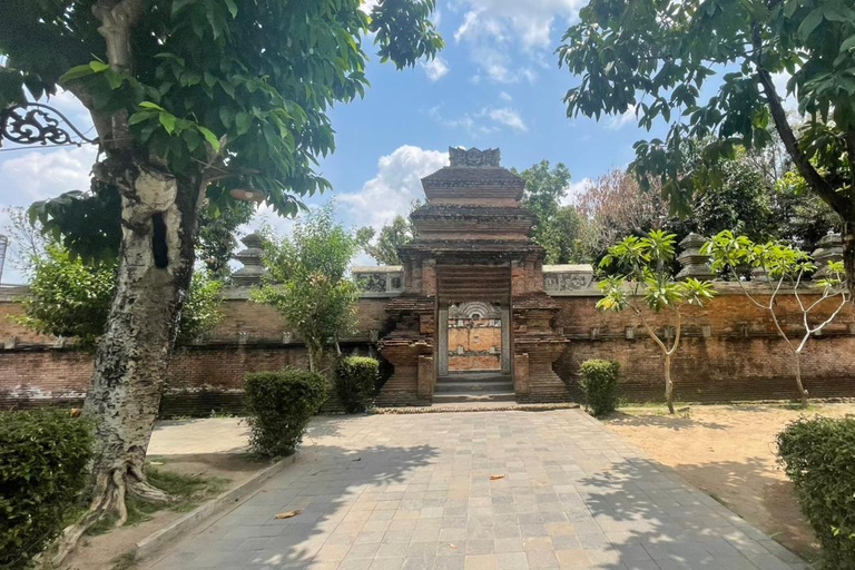 Yogyakarta: o Reino Mataram permanece com o artesanato em prataYogyakarta: Vestígios do Reino Mataram com exposição de prata