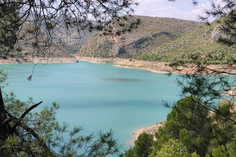 From Valencia: Excursion to Chulilla + hike and kayak tour on the lake From Valencia: Excursion to Chulilla + hike and kayaking tour on the lake