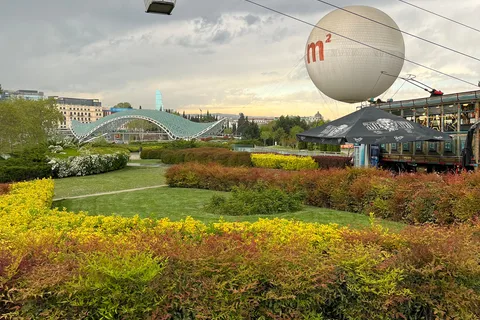 Old Tbilisi Private Walking Tour with Wine and Cable Car