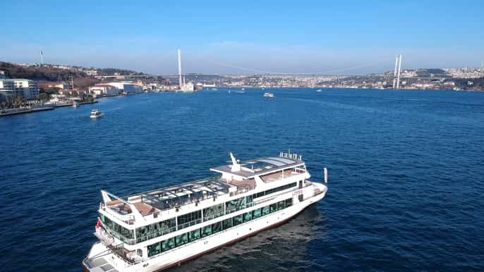 Istanbul: Daytime or Sunset Sightseeing Cruise & Audio Guide