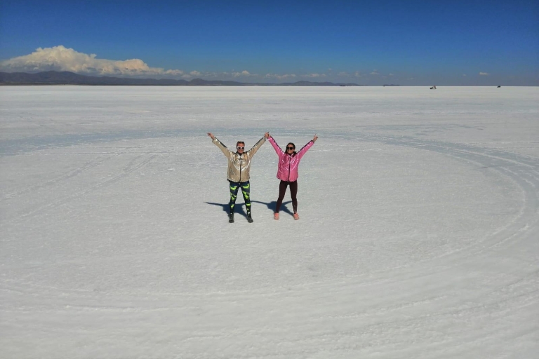 From La Paz: Uyuni salt flats and red lagoon by bus