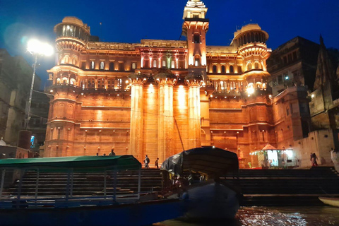 Varanasi: rejs o wschodzie słońca i wycieczka piesza