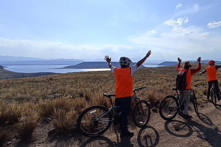 Puno: Sillustani Tombs, Bike Tour - History and Nature