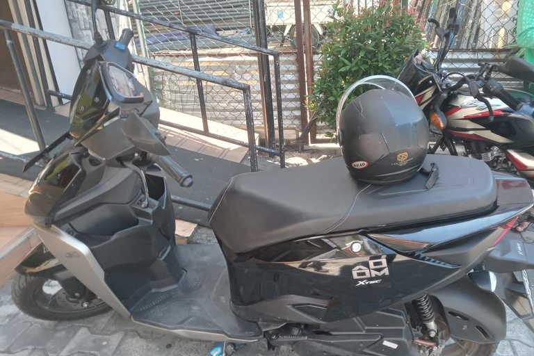 Kandy: Scooter Ride to Ambewela with Tea Factory Visit