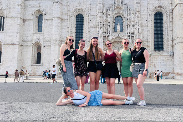 Lisbon: Multilingual Private TukTuk Tour with Live Guide Ultimate Lisbon & Belém Experience 04 hrs(Pick Up+Drop-off)*