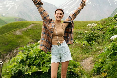 Vanuit Tbilisi: Dagtrip naar de berg Kazbek en het fort Ananuri