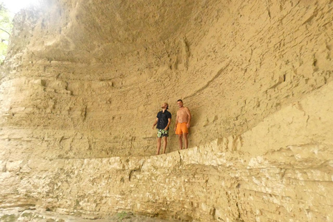 Cânion Osumi e Cachoeira Bogova de Berat - por 1001AADe Berat: Caminhada na cachoeira Bogova e nado no cânion Osum