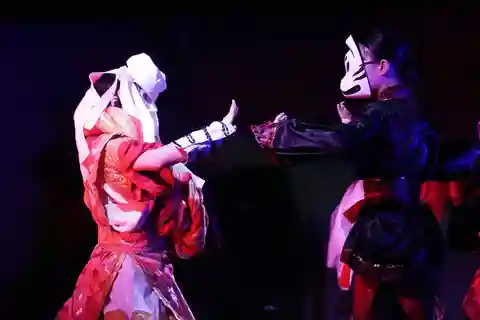 東京東京タワーで日本の伝統的な祭りの踊りを披露