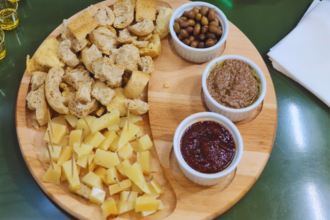 Olive Oil Tasting in Athens with Honey, Raki & Wine