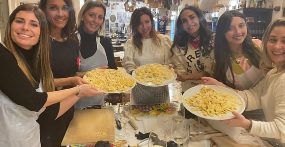 Neapel: Pasta-Kochkurs mit Tiramisù und einem Getränk