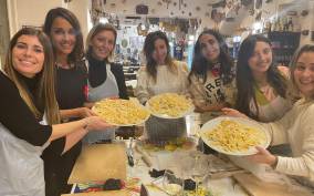 Naples: Pasta Cooking Class with Tiramisù and a Drink