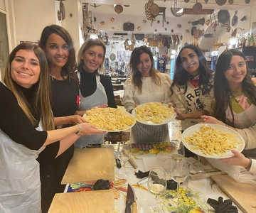 Naples: Pasta Cooking Class with Tiramisù and a Drink