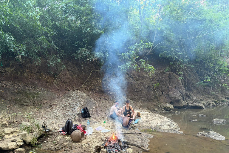 Vang Vieng: Local Fishing, Picnic & Kayaking Adventure