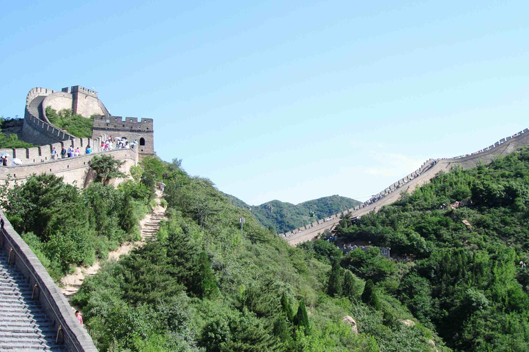 Piccolo gruppo alla Grande Muraglia di Mutianyu con servizio di prelievo in hotel inclusoPiccolo gruppo per la Grande Muraglia di Mutianyu con servizio di prelievo in hotel incluso