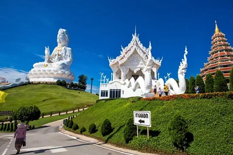 Chiang Mai: White, Blue & Big Buddha Temples in Chiang Rai