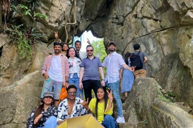 De Hue a Hoi An por el Paso de Hai Van y las Colinas de BaNa - Puente de OroCoche privado por el Paso de Hai Van