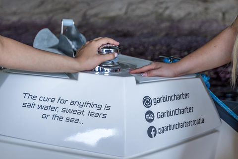 Ze Splitu w Chorwacji: Błękitna Jaskinia i wycieczka na 5 wysp HvarZ Trogiru w Chorwacji: Błękitna Jaskinia i 5 wysp Hvar