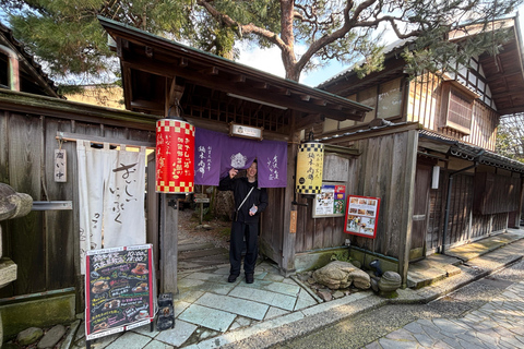 Kanazawa: Castle & Samurai History Walking Tour
