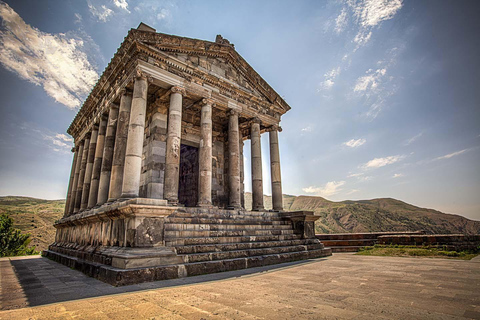 Temple de Garni, Monastère de GeghardVisite privée