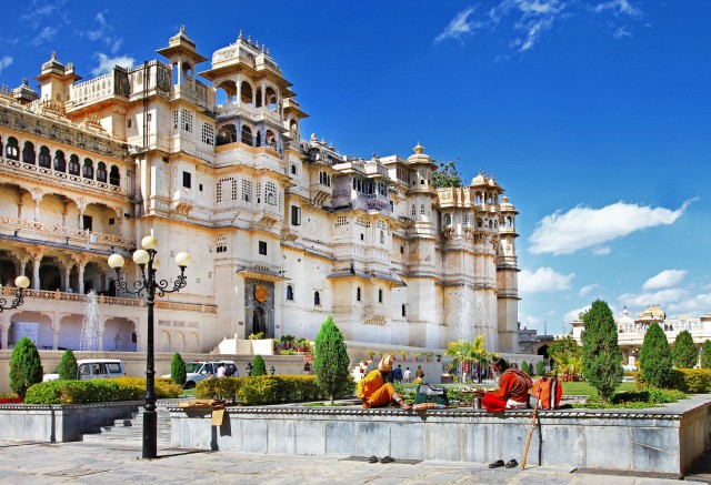 Visit A Complete Tour in Udaipur at 2 days with Guide Service in Udaipur